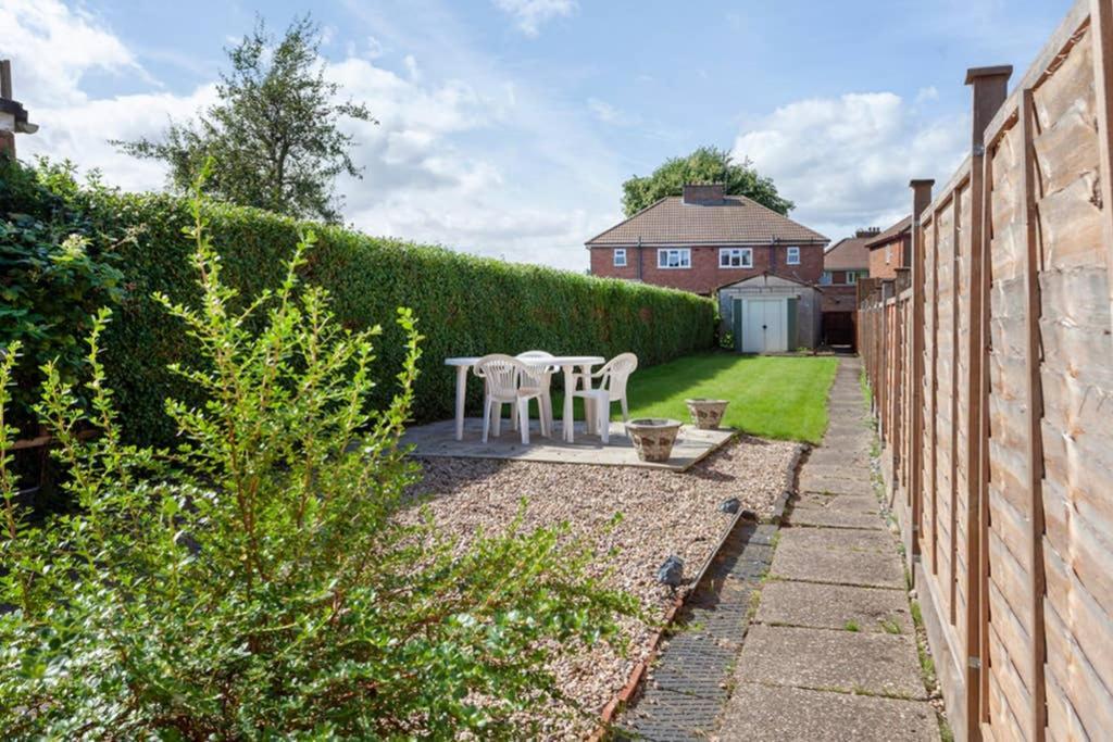 Silver Stag Properties, Charming 2 Bedroom House Leicester Exterior photo